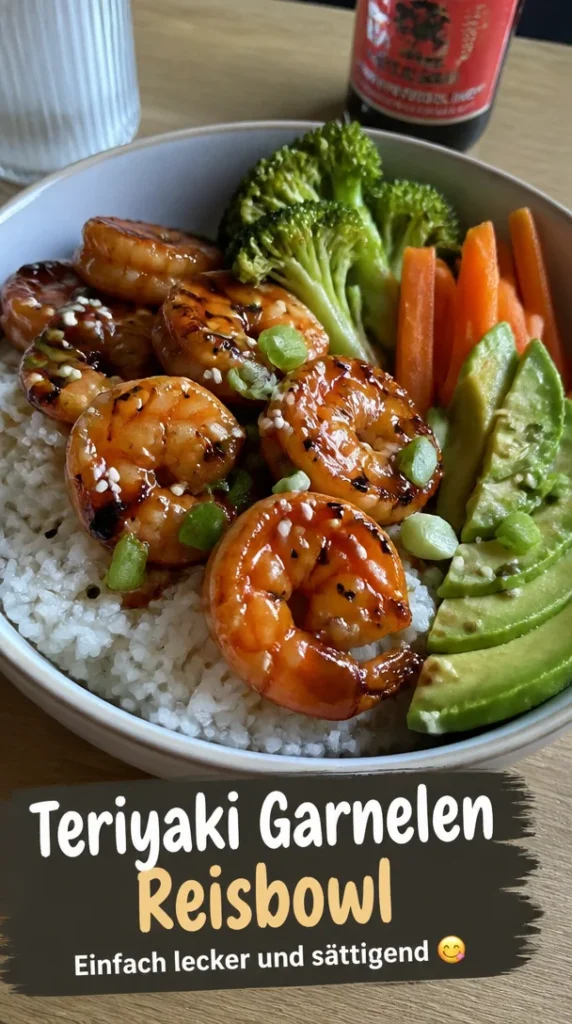 Teriyaki Garnelen Reisbowl mit frischem Gemüse und Reis