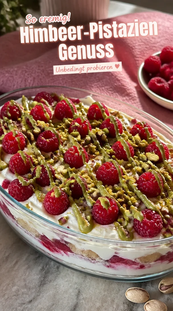 Himbeeren mit Pistazien-Mascarpone-Quarkcreme